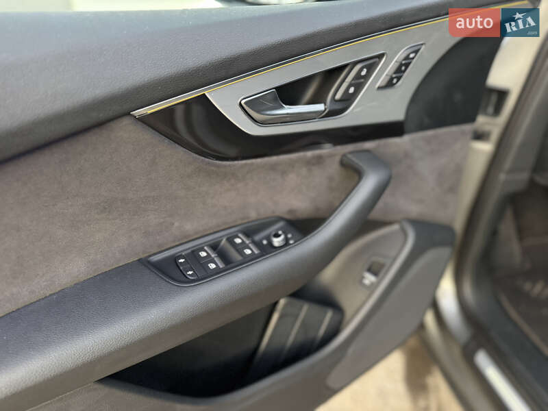 Позашляховик / Кросовер Audi Q7 2016 в Рівному