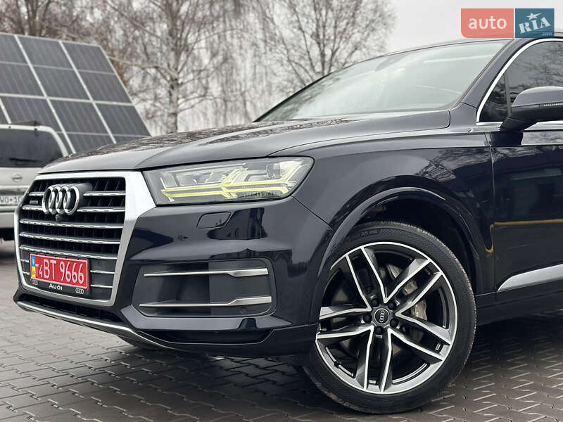 Внедорожник / Кроссовер Audi Q7 2017 в Владимире