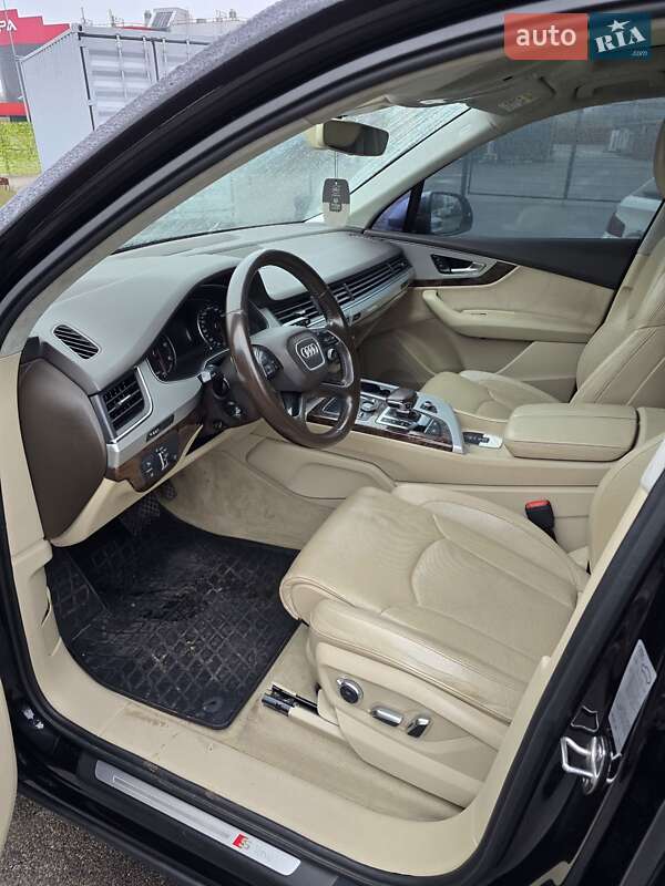 Позашляховик / Кросовер Audi Q7 2015 в Києві