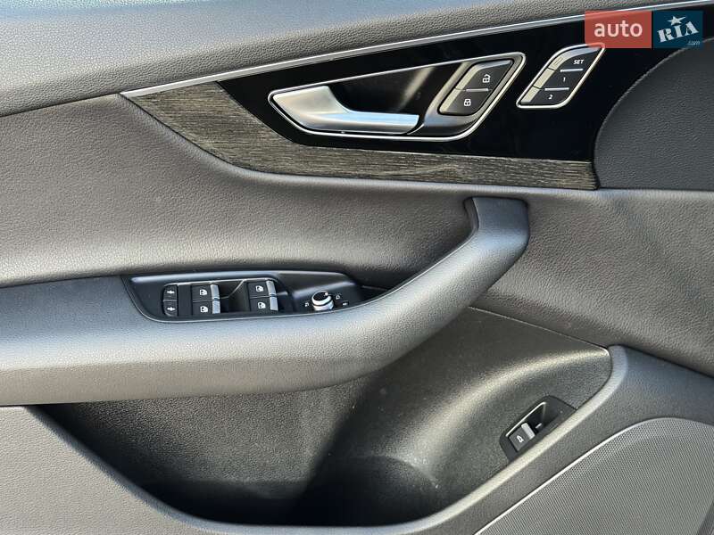 Внедорожник / Кроссовер Audi Q7 2016 в Днепре