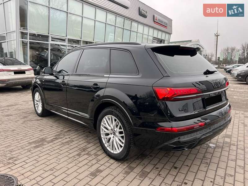 Внедорожник / Кроссовер Audi Q7 2023 в Полтаве
