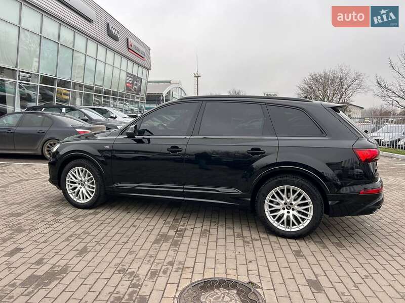 Внедорожник / Кроссовер Audi Q7 2023 в Полтаве