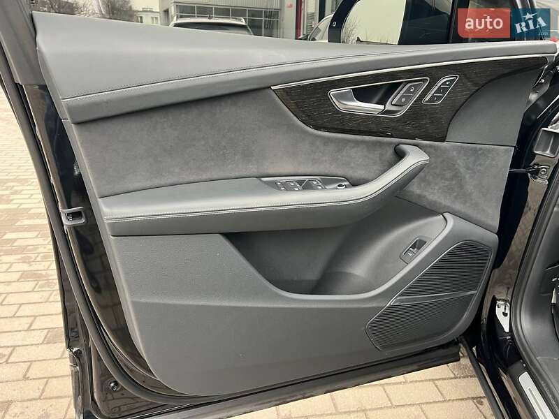 Внедорожник / Кроссовер Audi Q7 2023 в Полтаве