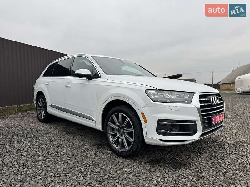 Позашляховик / Кросовер Audi Q7 2016 в Луцьку