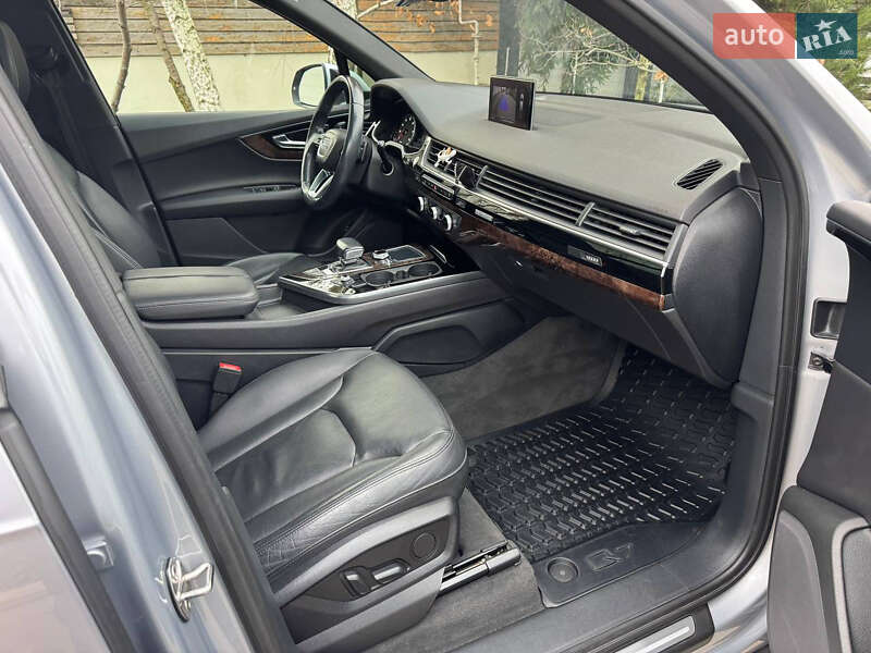 Внедорожник / Кроссовер Audi Q7 2017 в Одессе
