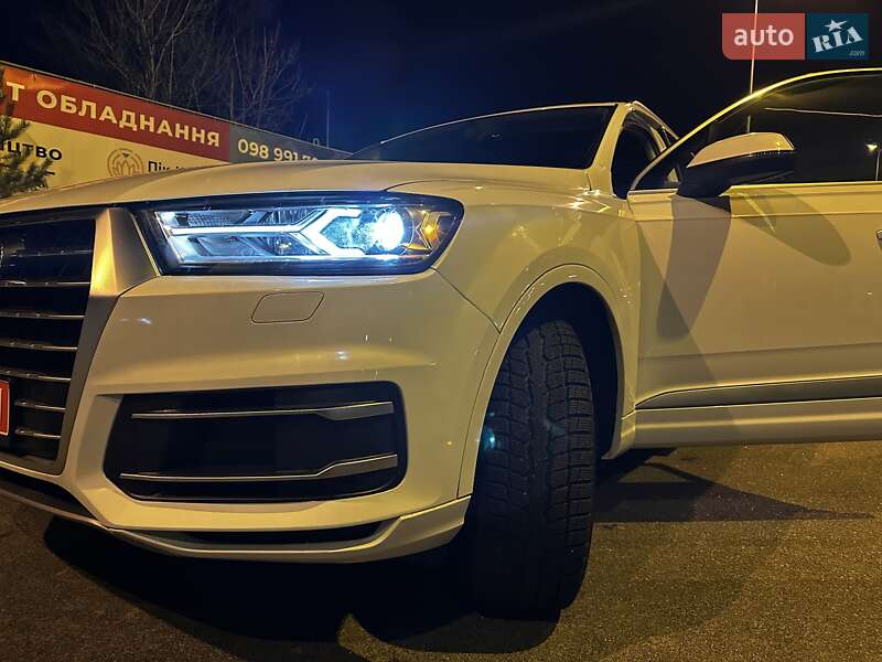 Внедорожник / Кроссовер Audi Q7 2017 в Киеве