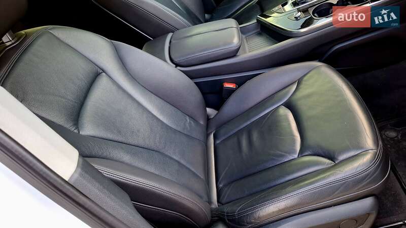 Позашляховик / Кросовер Audi Q7 2015 в Дніпрі