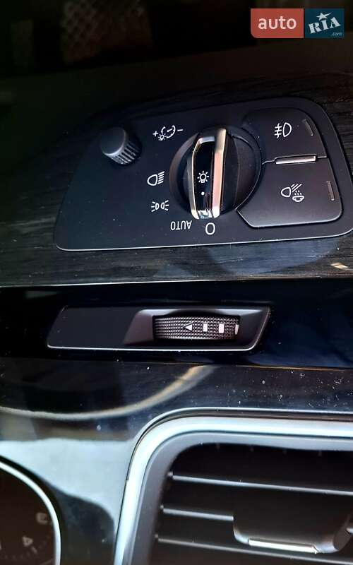 Позашляховик / Кросовер Audi Q7 2015 в Дніпрі