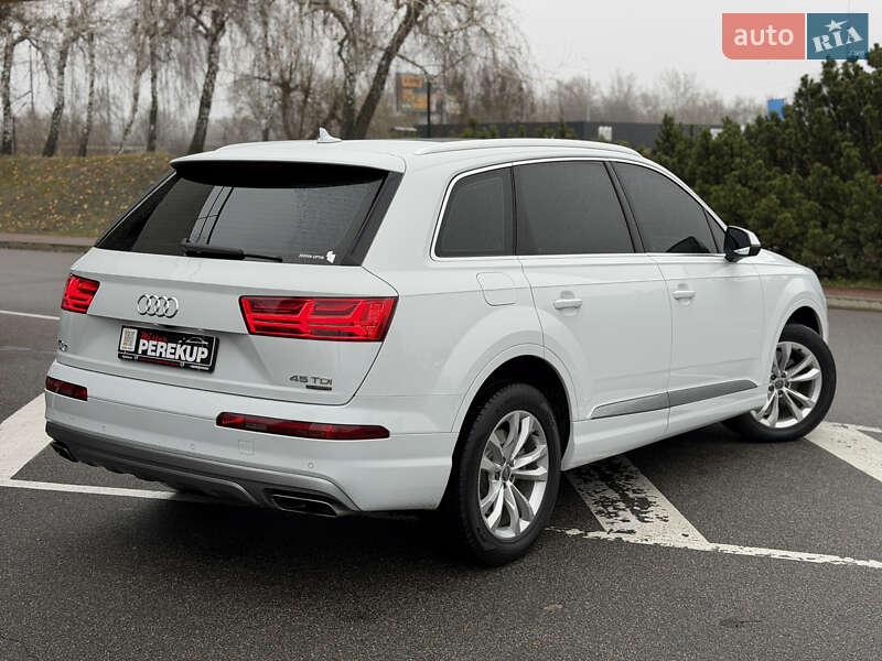 Позашляховик / Кросовер Audi Q7 2016 в Києві