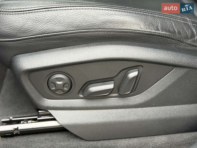 Позашляховик / Кросовер Audi Q7 2016 в Києві