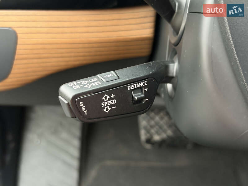 Позашляховик / Кросовер Audi Q7 2016 в Києві