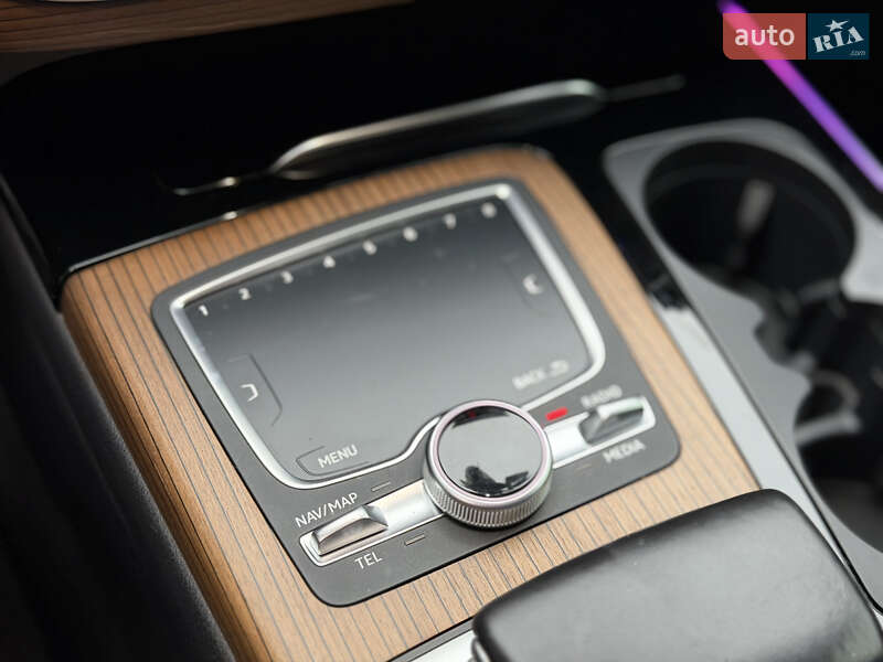 Позашляховик / Кросовер Audi Q7 2016 в Києві