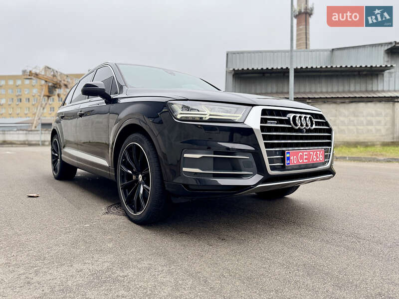 Позашляховик / Кросовер Audi Q7 2016 в Києві