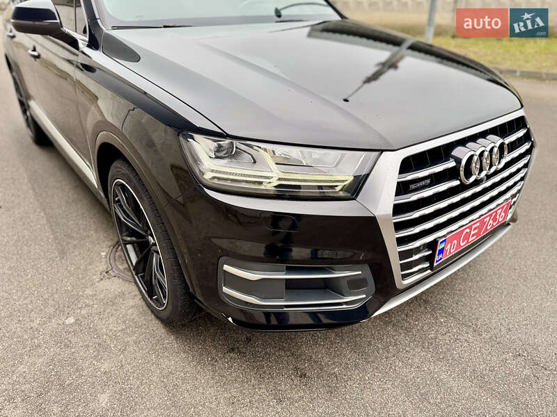Позашляховик / Кросовер Audi Q7 2016 в Києві