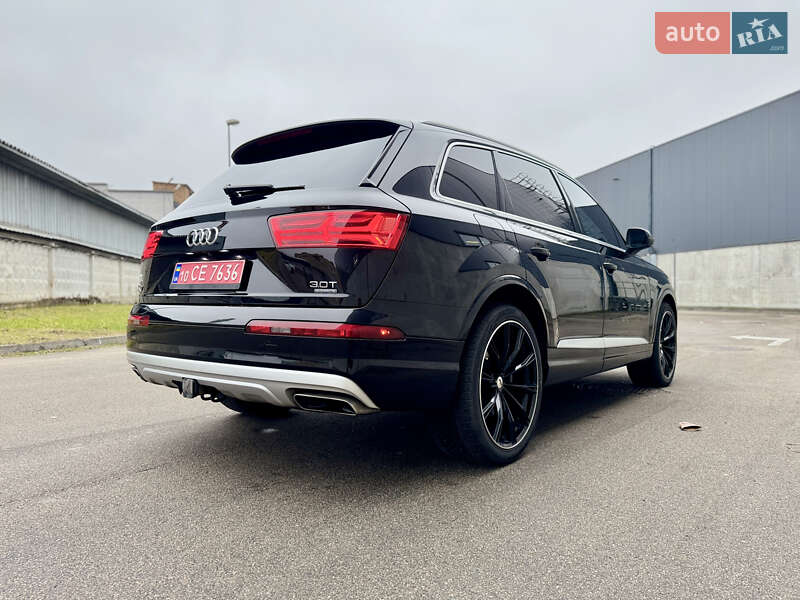 Позашляховик / Кросовер Audi Q7 2016 в Києві