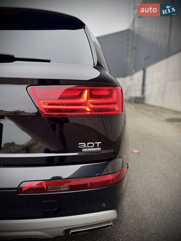 Позашляховик / Кросовер Audi Q7 2016 в Києві