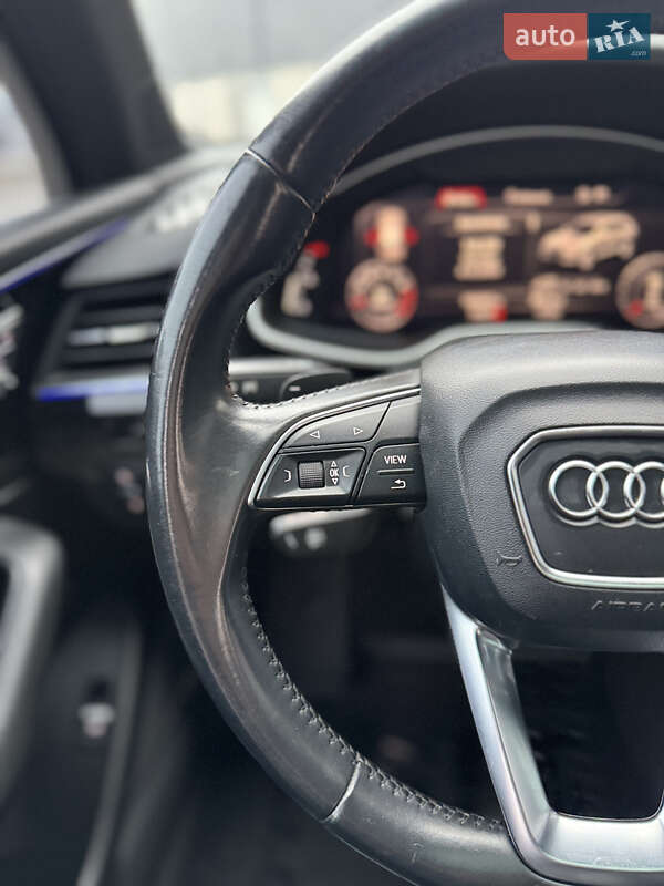 Позашляховик / Кросовер Audi Q7 2016 в Києві