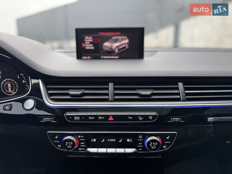 Позашляховик / Кросовер Audi Q7 2016 в Києві