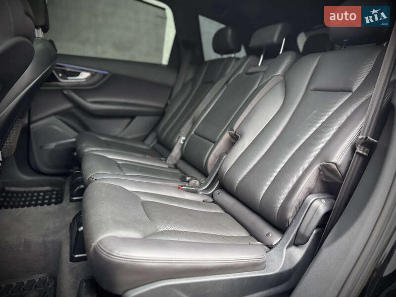 Позашляховик / Кросовер Audi Q7 2016 в Києві