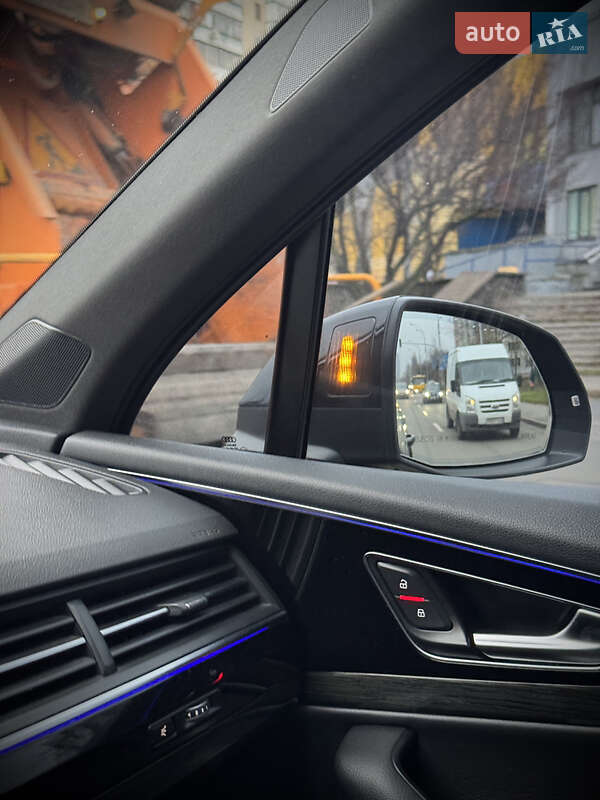 Позашляховик / Кросовер Audi Q7 2016 в Києві