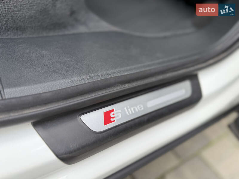 Позашляховик / Кросовер Audi Q7 2017 в Рівному