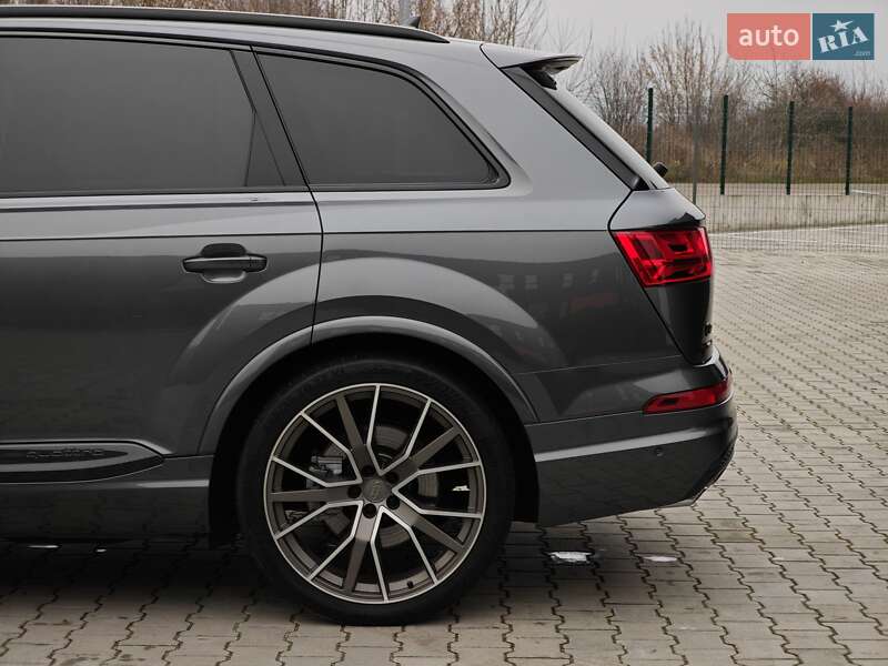 Внедорожник / Кроссовер Audi Q7 2015 в Дубно