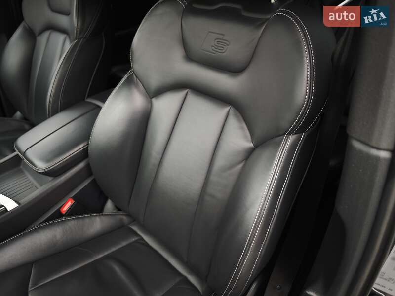 Внедорожник / Кроссовер Audi Q7 2015 в Дубно