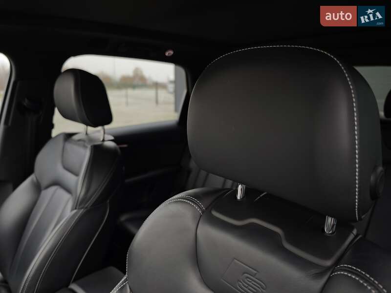 Внедорожник / Кроссовер Audi Q7 2015 в Дубно