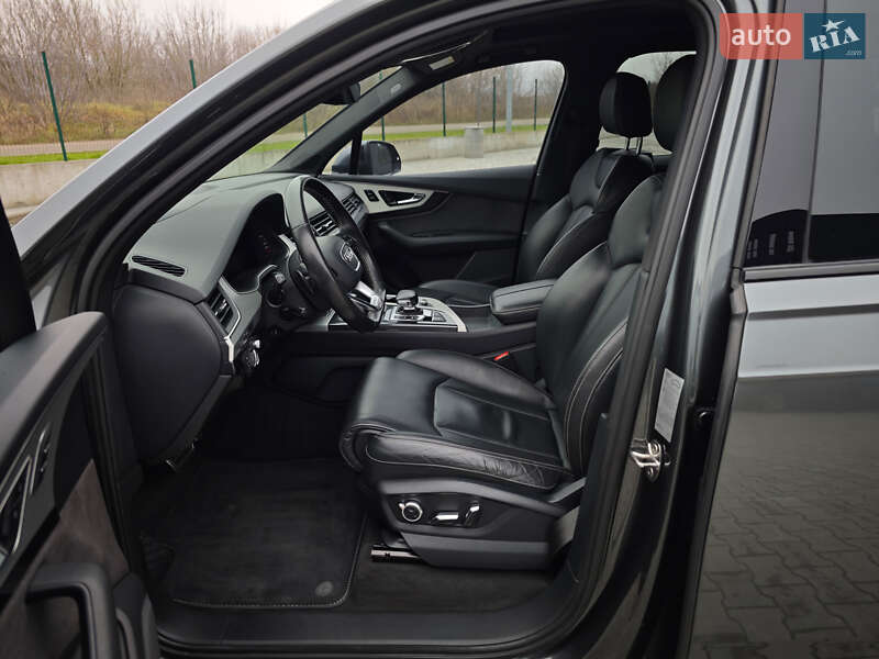 Внедорожник / Кроссовер Audi Q7 2015 в Дубно