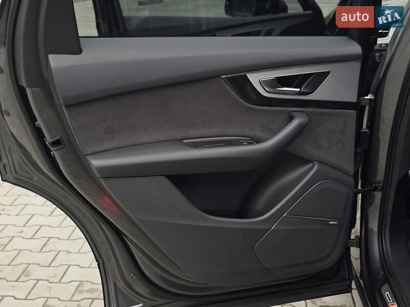 Внедорожник / Кроссовер Audi Q7 2015 в Дубно