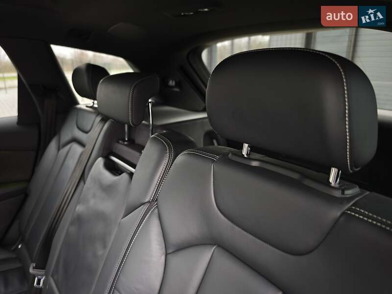 Внедорожник / Кроссовер Audi Q7 2015 в Дубно