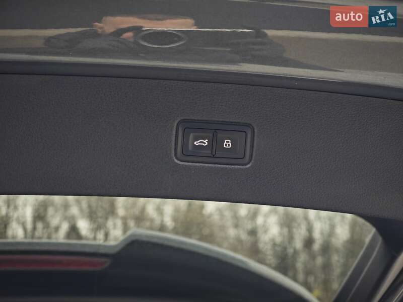 Внедорожник / Кроссовер Audi Q7 2015 в Дубно