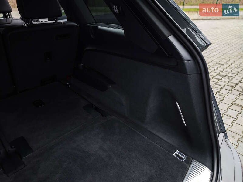 Внедорожник / Кроссовер Audi Q7 2015 в Дубно