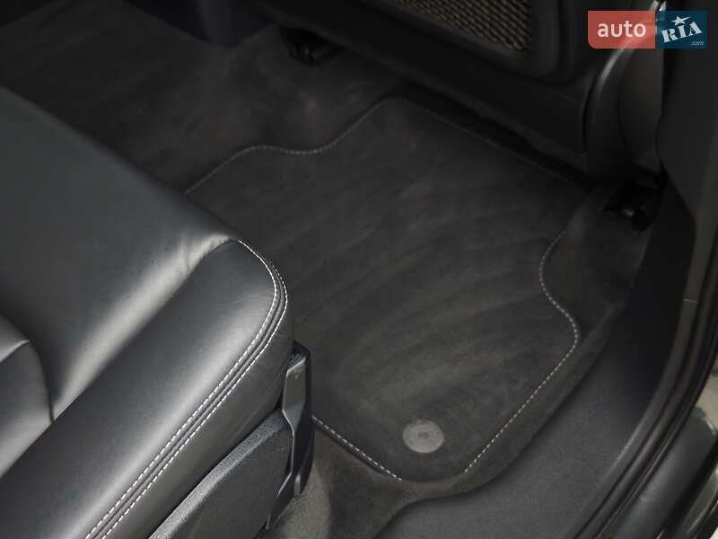 Внедорожник / Кроссовер Audi Q7 2015 в Дубно