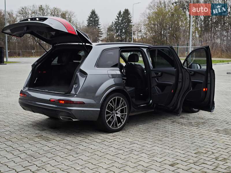 Внедорожник / Кроссовер Audi Q7 2015 в Дубно