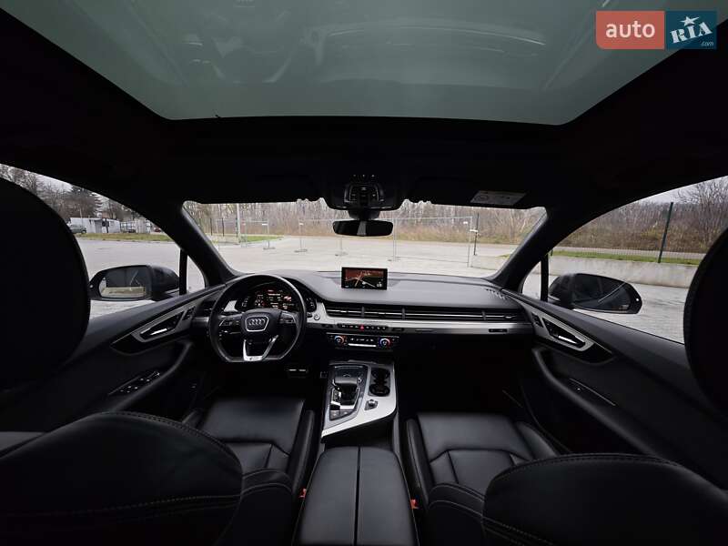 Внедорожник / Кроссовер Audi Q7 2015 в Дубно