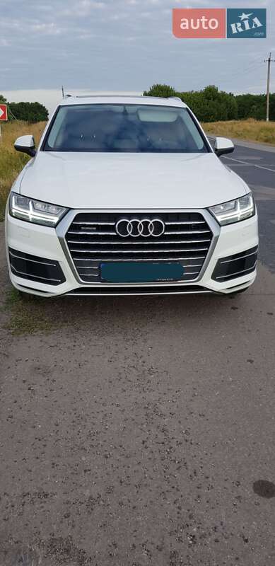 Внедорожник / Кроссовер Audi Q7 2017 в Чернобае