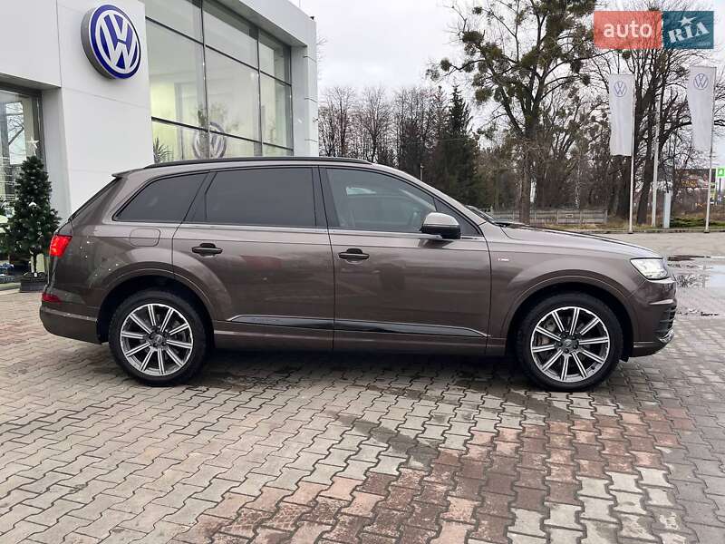 Внедорожник / Кроссовер Audi Q7 2016 в Житомире