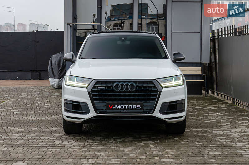 Внедорожник / Кроссовер Audi Q7 2015 в Киеве