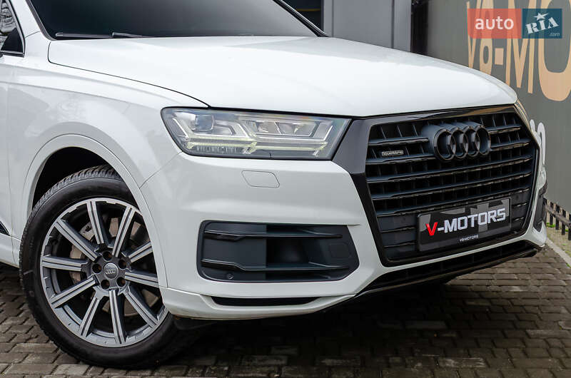 Внедорожник / Кроссовер Audi Q7 2015 в Киеве