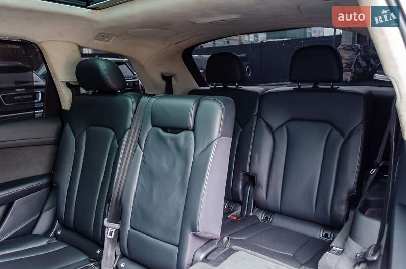 Внедорожник / Кроссовер Audi Q7 2015 в Киеве