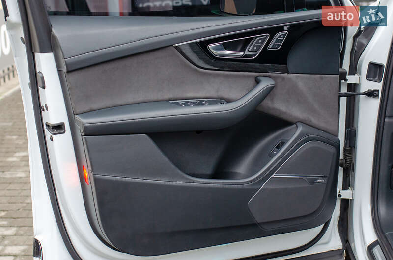 Внедорожник / Кроссовер Audi Q7 2015 в Киеве