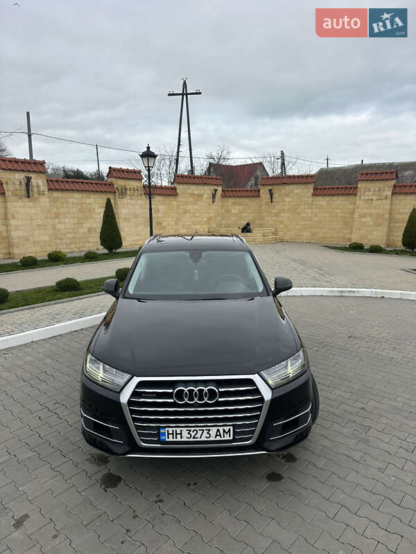 Позашляховик / Кросовер Audi Q7 2017 в Ізмаїлі