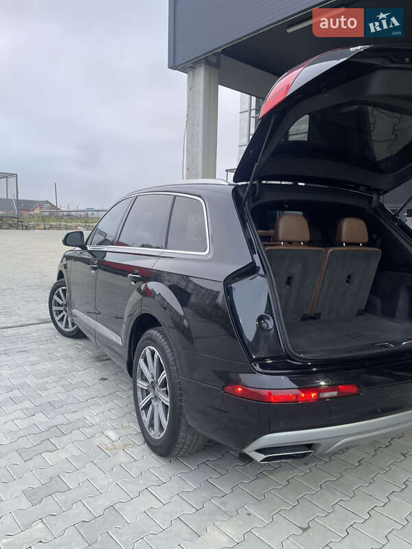 Внедорожник / Кроссовер Audi Q7 2017 в Калуше