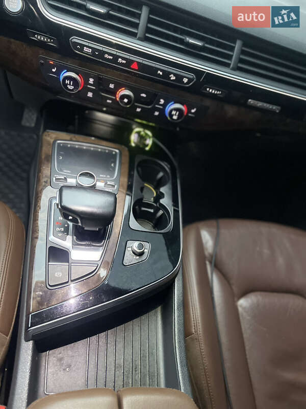 Внедорожник / Кроссовер Audi Q7 2017 в Калуше