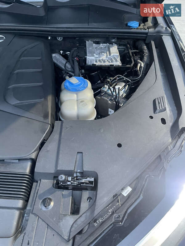 Внедорожник / Кроссовер Audi Q7 2017 в Калуше