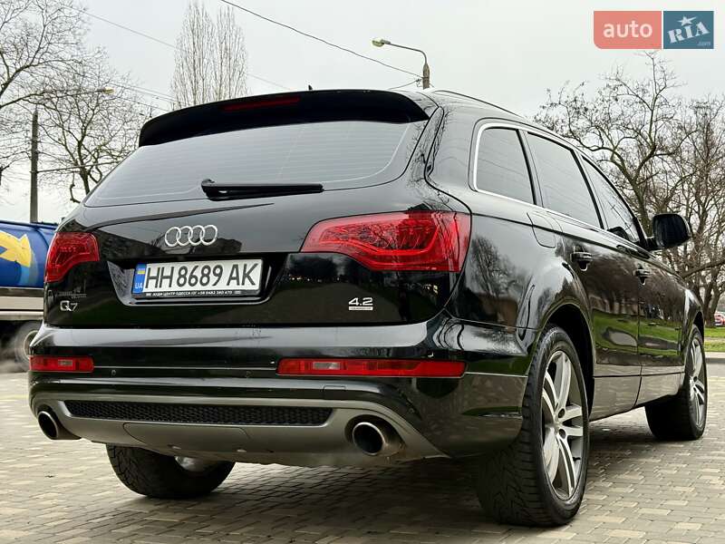 Внедорожник / Кроссовер Audi Q7 2007 в Одессе