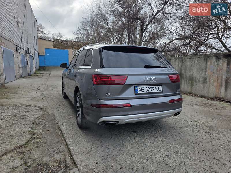 Позашляховик / Кросовер Audi Q7 2017 в Дніпрі фото 7 Позашляховик / Кросовер Audi Q7 2017 в Дніпрі