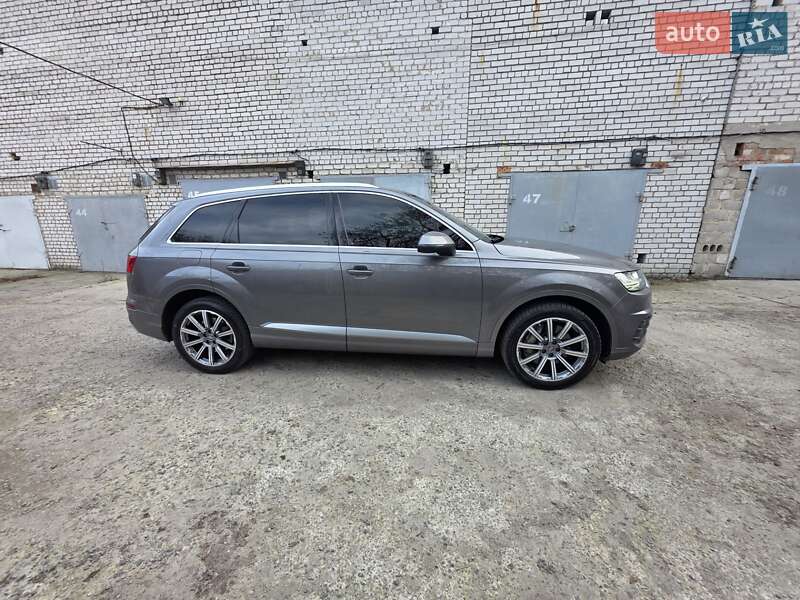 Позашляховик / Кросовер Audi Q7 2017 в Дніпрі фото 4 Позашляховик / Кросовер Audi Q7 2017 в Дніпрі
