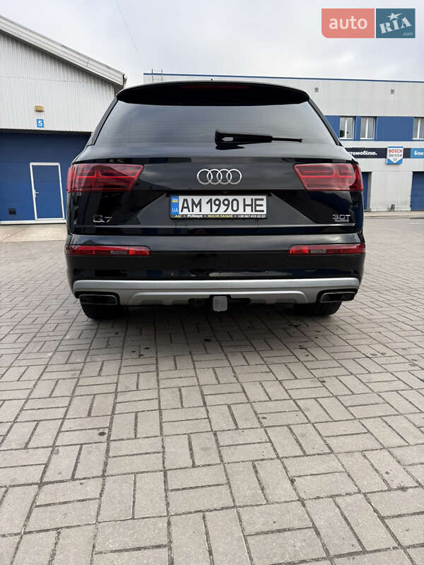 Внедорожник / Кроссовер Audi Q7 2017 в Житомире